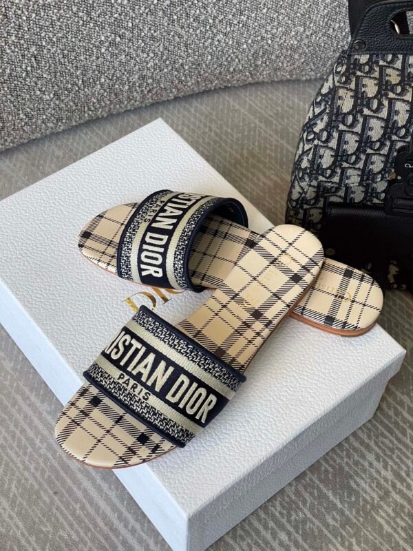 DIOR SLIPPERS 5