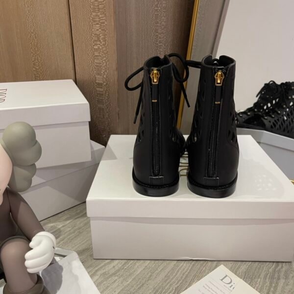 DIOR BOOTS 1