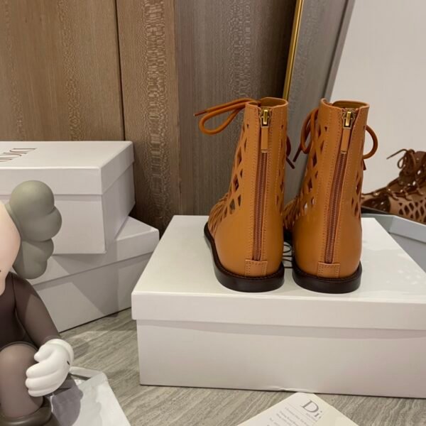 DIOR BOOTS 3