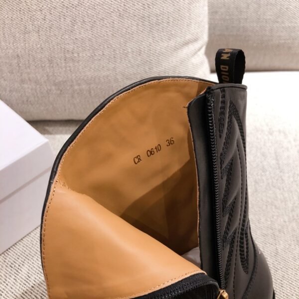 DIOR BOOTS 22