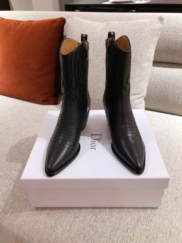 DIOR BOOTS 22