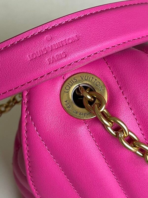 LV NEW WAVE CHAIN BAG