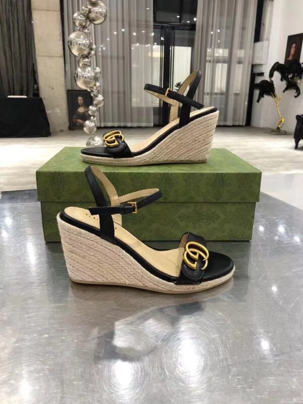 Marmont Leather Sandals In Black