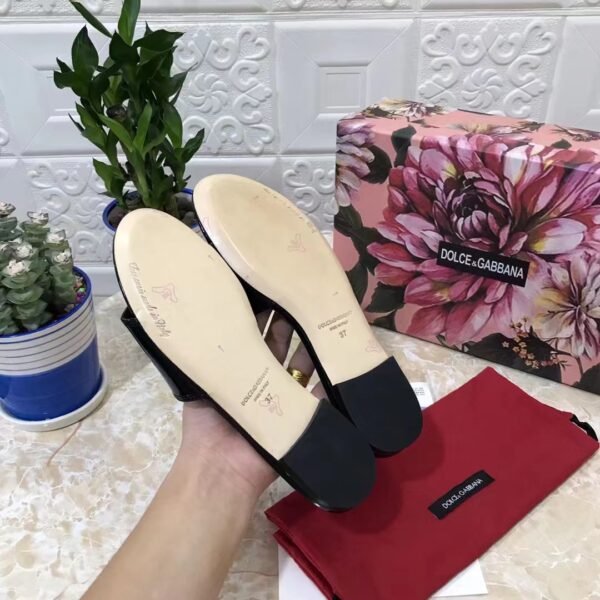 DOLCE & GABBANA Logo-plaque Leather Sandals In Black