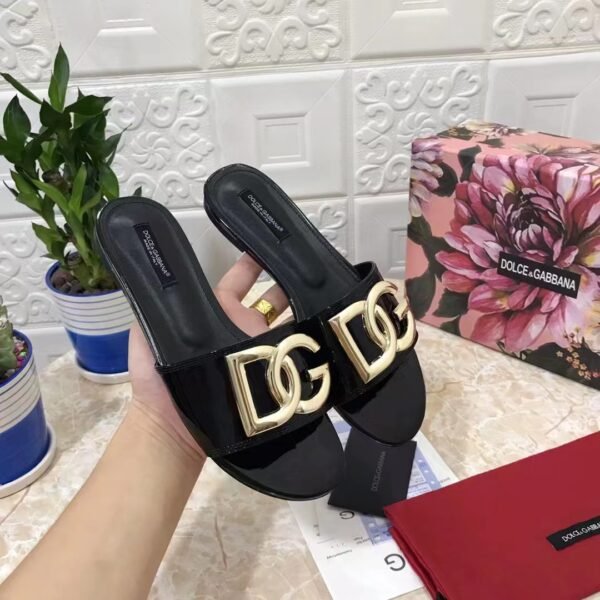 DOLCE & GABBANA Logo-plaque Leather Sandals In Black