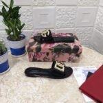 DOLCE & GABBANA Logo-plaque Leather Sandals In Black