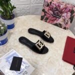 DOLCE & GABBANA Logo-plaque Leather Sandals In Black