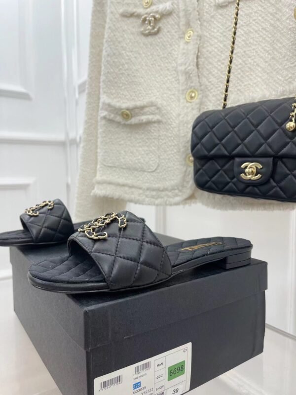 CHANEL GOATSKIN SHINY LEATHER GOLD CC FLAT SANDALS