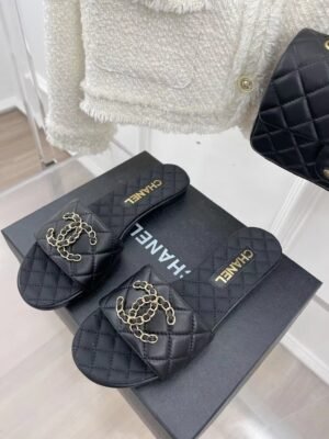 CHANEL GOATSKIN SHINY LEATHER GOLD CC FLAT SANDALS