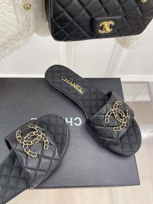 CHANEL GOATSKIN SHINY LEATHER GOLD CC FLAT SANDALS