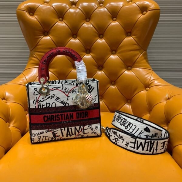 ‘I Love You’ Lady Dior