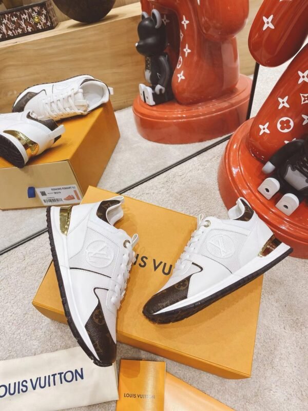 Louis Vuitton RUN AWAY