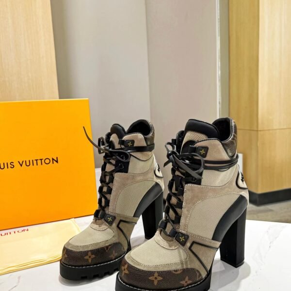 STAR TRAIL ANKLE BOOT