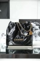 Chanel 22 Medium