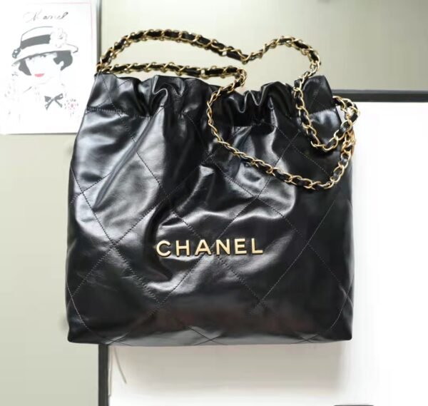 Chanel 22 Medium