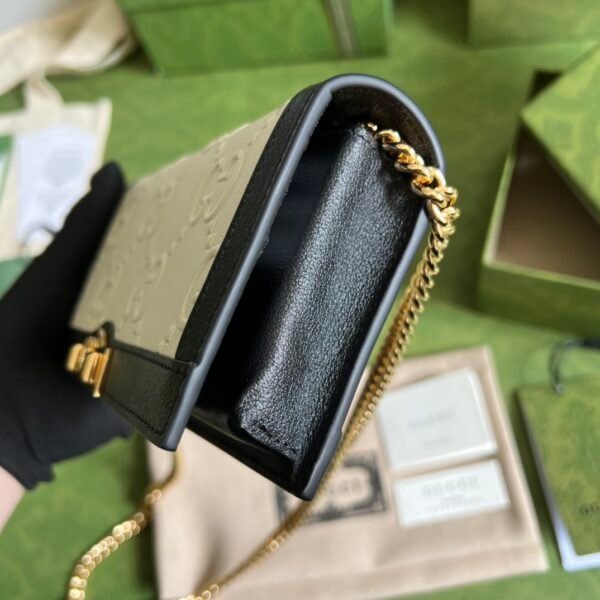 Gucci Leather clutch