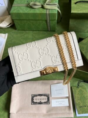 Gucci Leather clutch