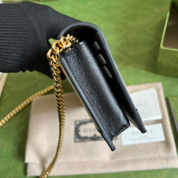 Gucci Leather clutch