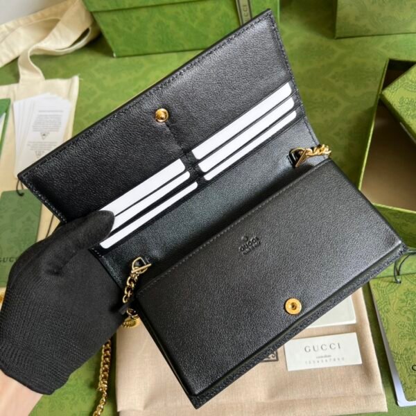Gucci Leather clutch