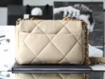 Chanel 19