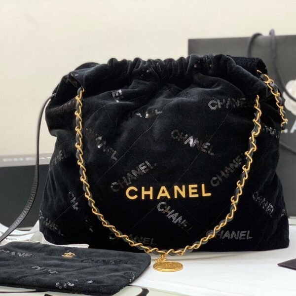 CHANEL 22