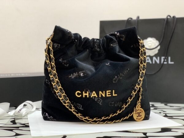 CHANEL 22