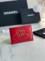 CHANEL 19 CARD HODLER