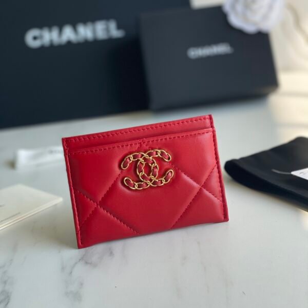 CHANEL 19 CARD HODLER