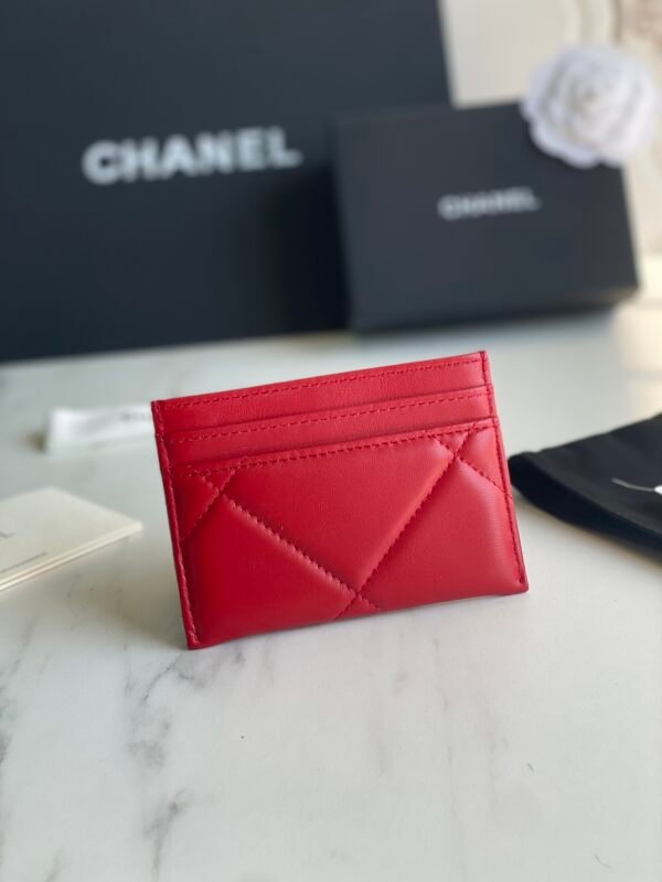 CHANEL 19 CARD HODLER