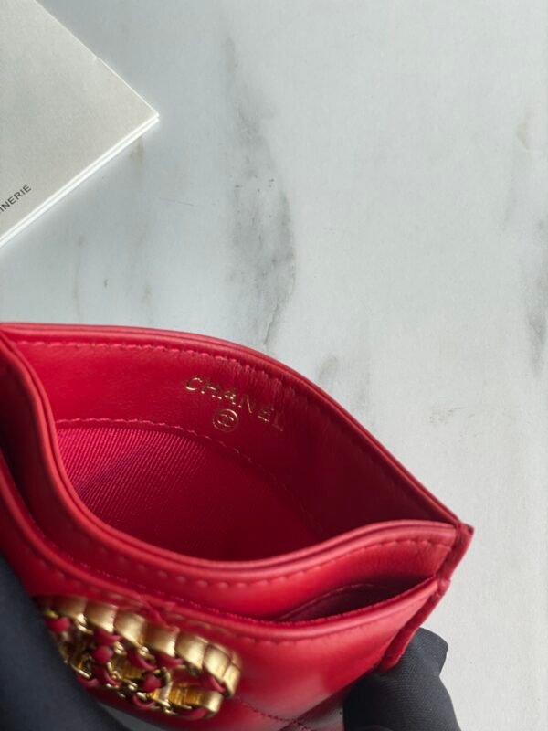 CHANEL 19 CARD HODLER