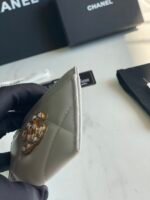 CHANEL 19 CARD HOLDER