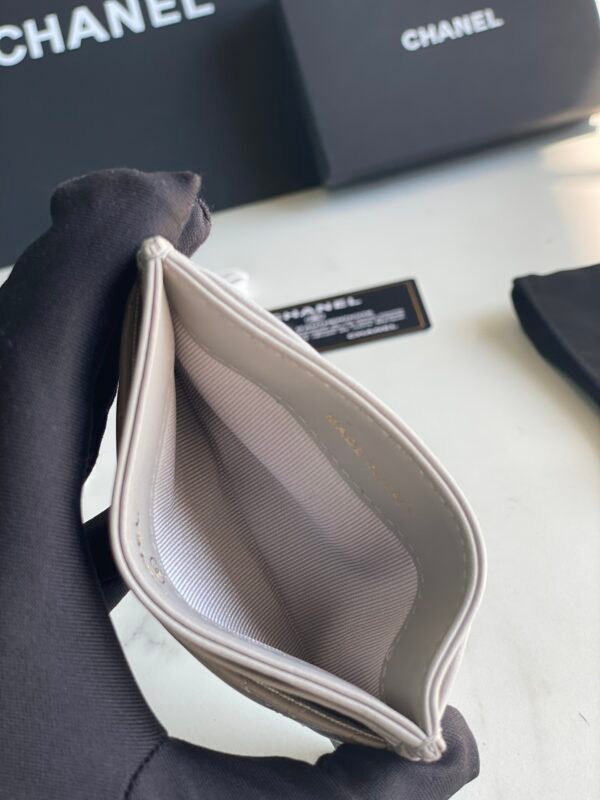 CHANEL 19 CARD HOLDER