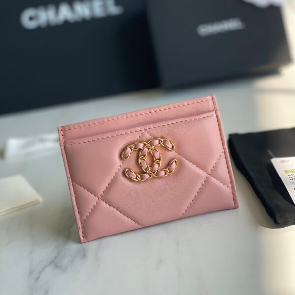 CHANEL 19 CARD HOLDER