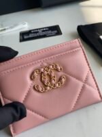 CHANEL 19 CARD HOLDER