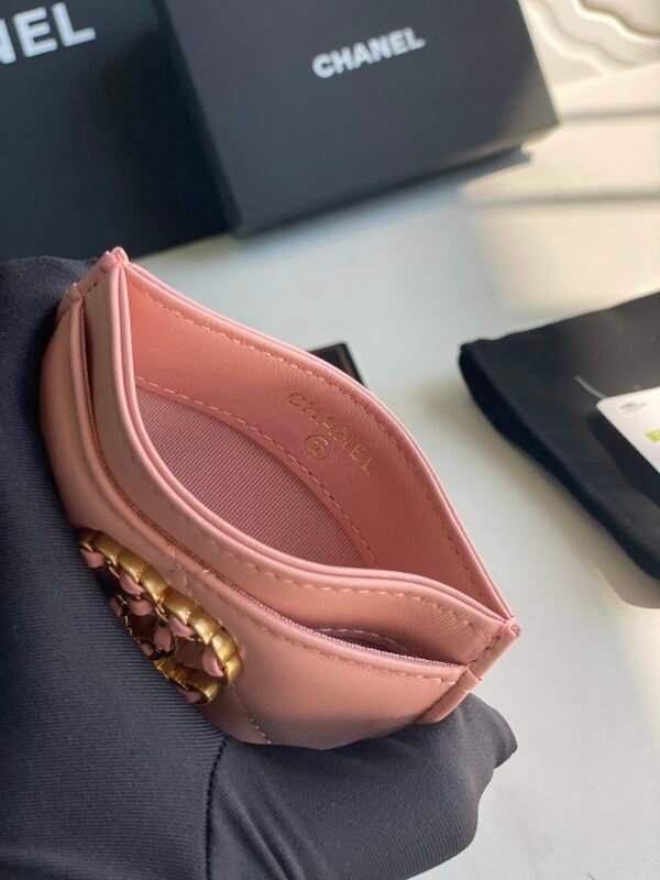 CHANEL 19 CARD HOLDER