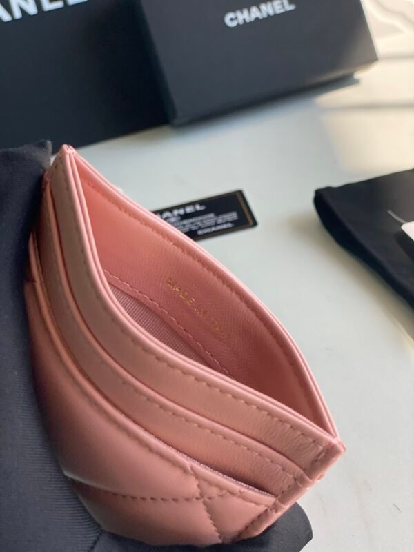 CHANEL 19 CARD HOLDER