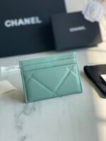 CHANEL 19 CARD HOLDER