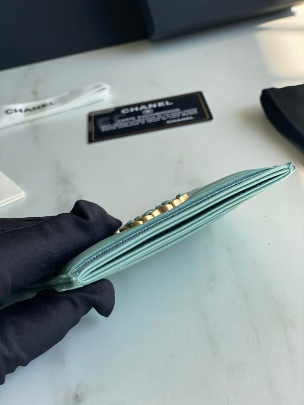 CHANEL 19 CARD HOLDER