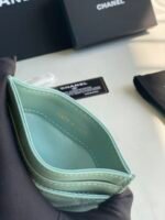 CHANEL 19 CARD HOLDER