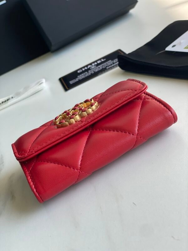 CHANEL 19 FLAP CARD HOLDER