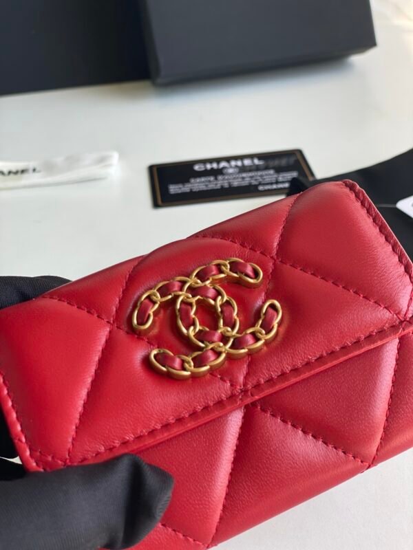 CHANEL 19 FLAP CARD HOLDER