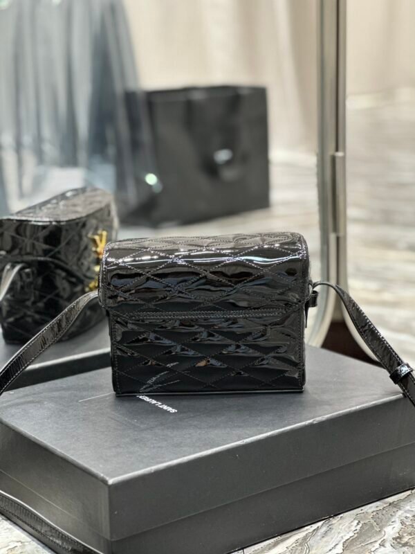 JUNE BOX BAG IN QUILTED PATENT LEATHER