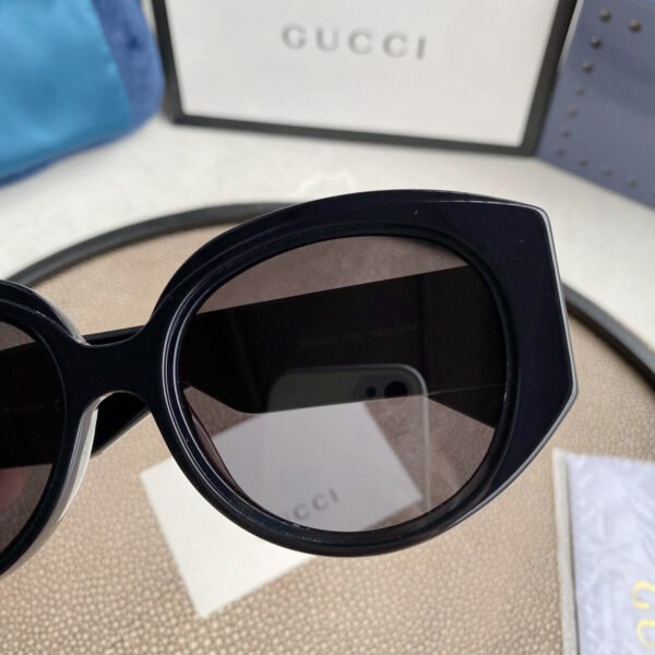OVERSIZED ROUND SUNGLASSES