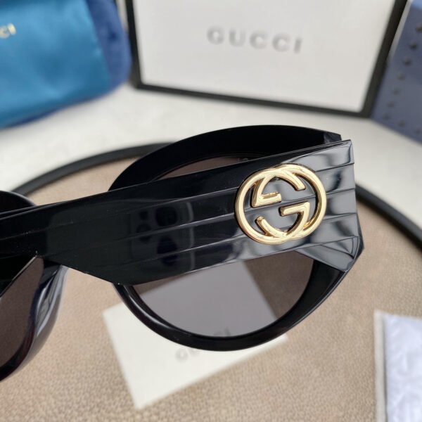 OVERSIZED ROUND SUNGLASSES