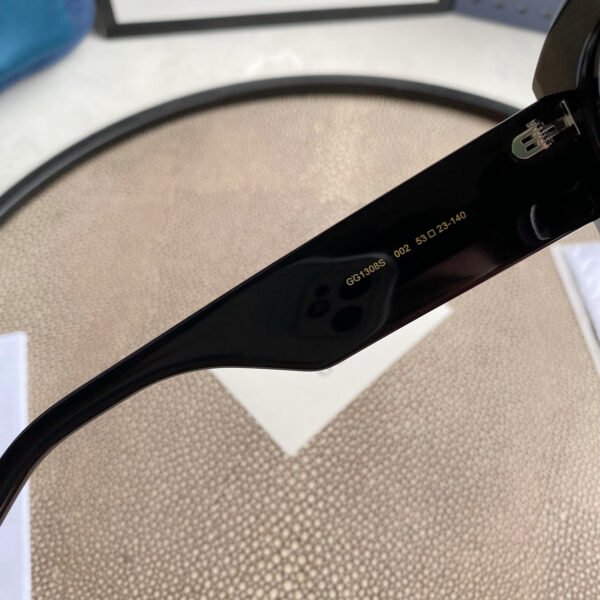 OVERSIZED ROUND SUNGLASSES