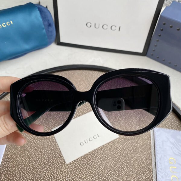 OVERSIZED ROUND SUNGLASSES