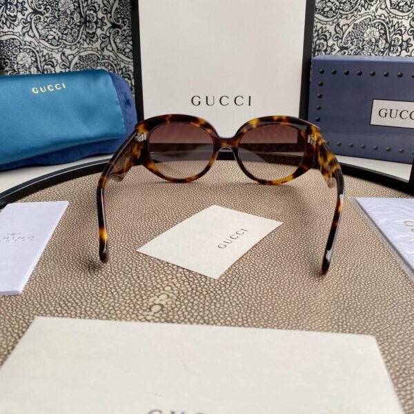 OVERSIZED ROUND SUNGLASSES