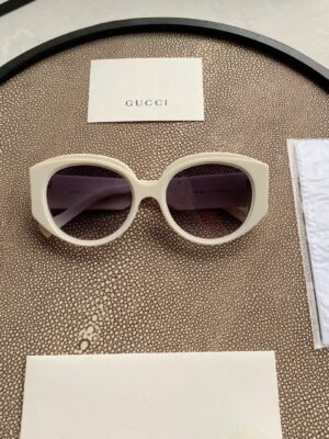 OVERSIZED ROUND SUNGLASSES