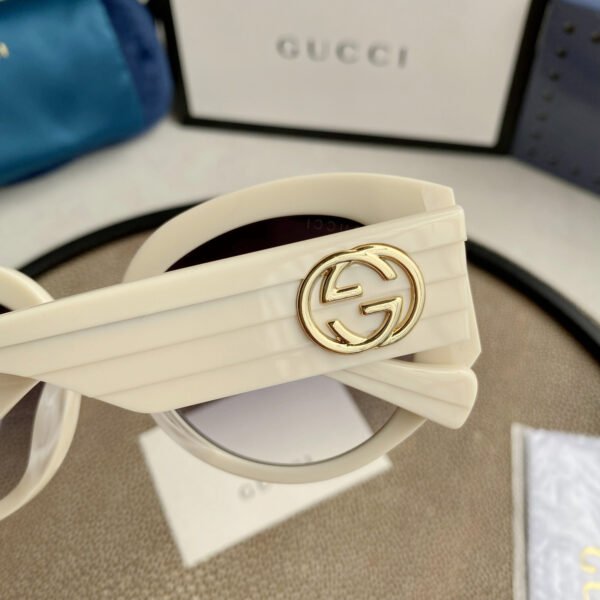 OVERSIZED ROUND SUNGLASSES