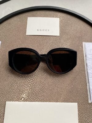 OVERSIZED ROUND SUNGLASSES